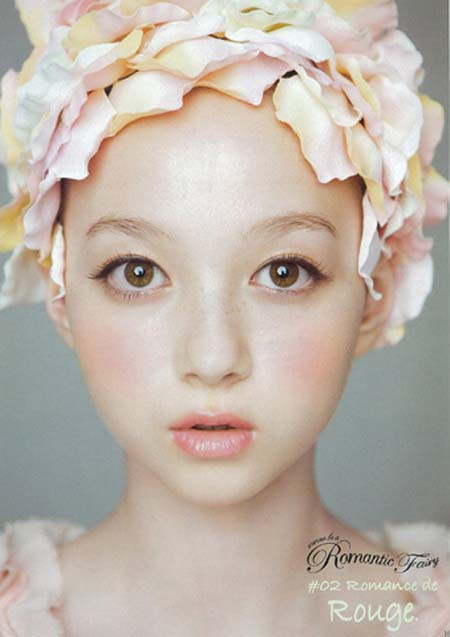 Mackenzie Foy được chú ý đặc biệt sau khi đóng vai Renesmee Cullen con của Edward và Bella trong "The Twilight Saga: Breaking Dawn".