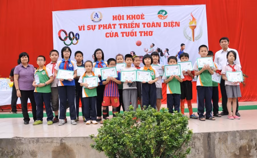 Trao giải thưởng, trao huy chương trong ngày Hội.