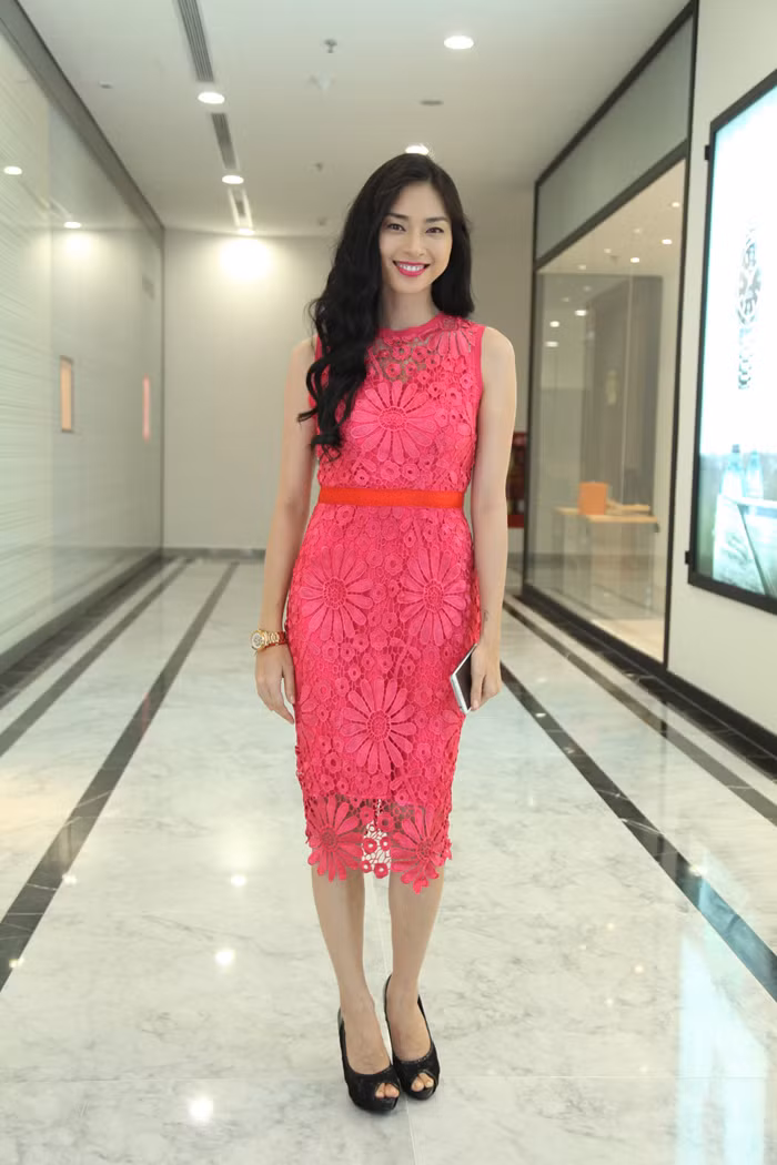 Cô thường tham gia những bộ phim hành động đình đám.