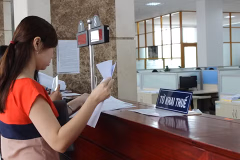 Trường hợp trong tháng, quý số thuế giá trị gia tăng đầu vào chưa được khấu trừ chưa đủ 300 triệu đồng thì được khấu trừ vào tháng, quý tiếp theo. ảnh minh họa: Thời báo Tài chính.