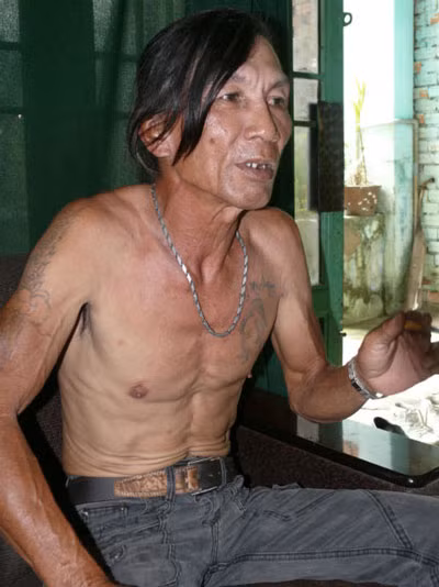 Ba Son cho biết, nghề phu mộ ngoài việc thiện nghĩa thì cũng có thể kiếm được một số tiền kha khá tùy thuộc vào "số má" của tử tù