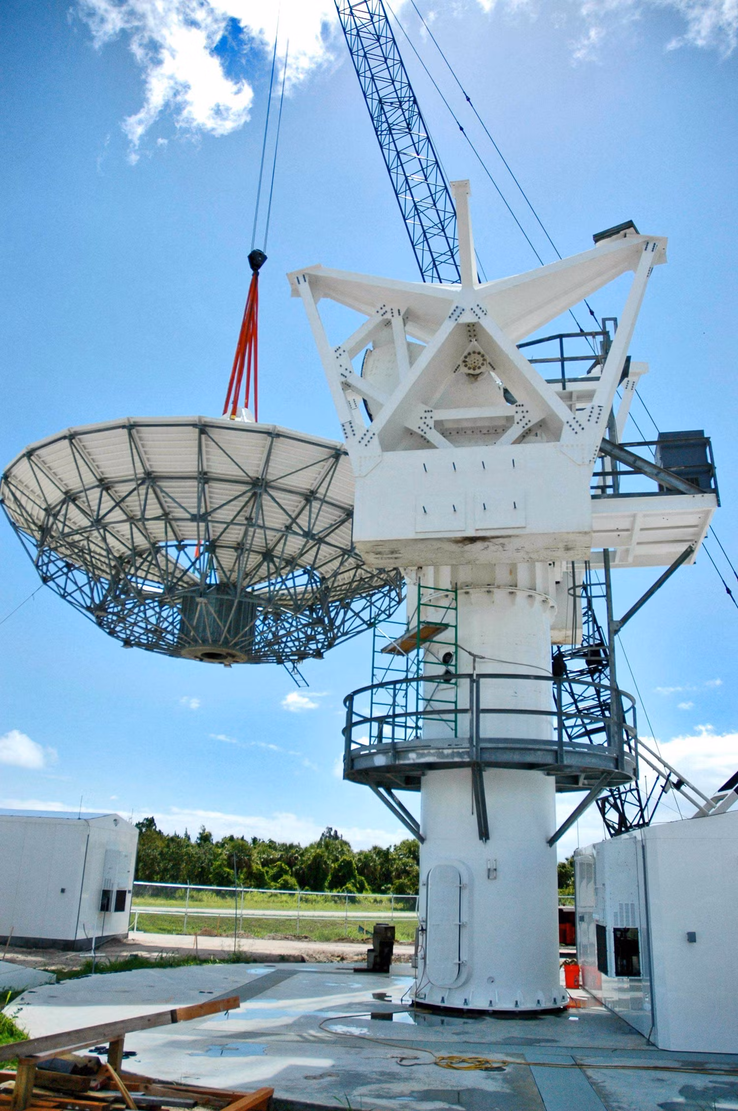 Mỹ tăng cường triển khai các hệ thống radar tầm xa mới ở châu Á-Thái Bình Dương. Mỹ tăng cường triển khai các hệ thống radar tầm xa mới ở châu Á-Thái Bình Dương.
