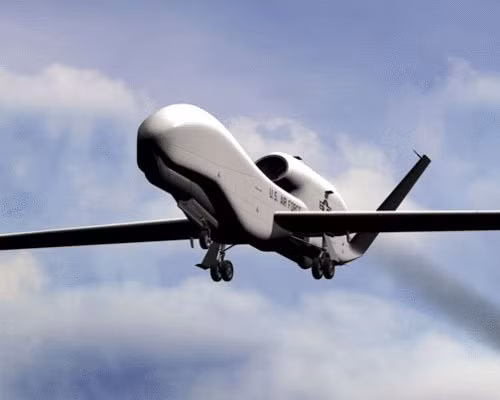 Nhật Bản rất quan tâm tới máy bay do thám không người lái Global Hawk, nhưng đã không được Mỹ phản hồi tích cực Nhật Bản rất quan tâm tới máy bay do thám không người lái Global Hawk, nhưng đã không được Mỹ phản hồi tích cực