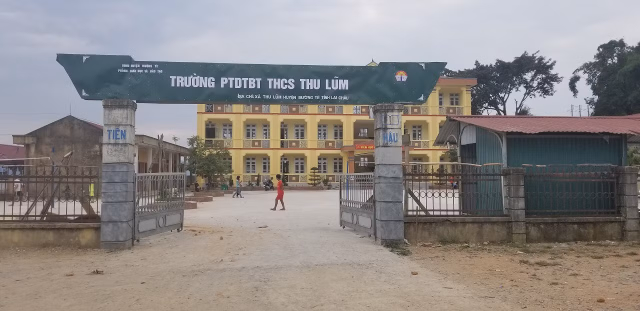 Học sinh Trường Phổ thông dân tộc bán trú Trung học cơ sở Thu Lũm không chỉ được học tập, mà còn được làm quen với lao động, tăng gia sản xuất. Ảnh: NVCC. Học sinh Trường Phổ thông dân tộc bán trú Trung học cơ sở Thu Lũm không chỉ được học tập, mà còn được làm quen với lao động, tăng gia sản xuất. Ảnh: NVCC.