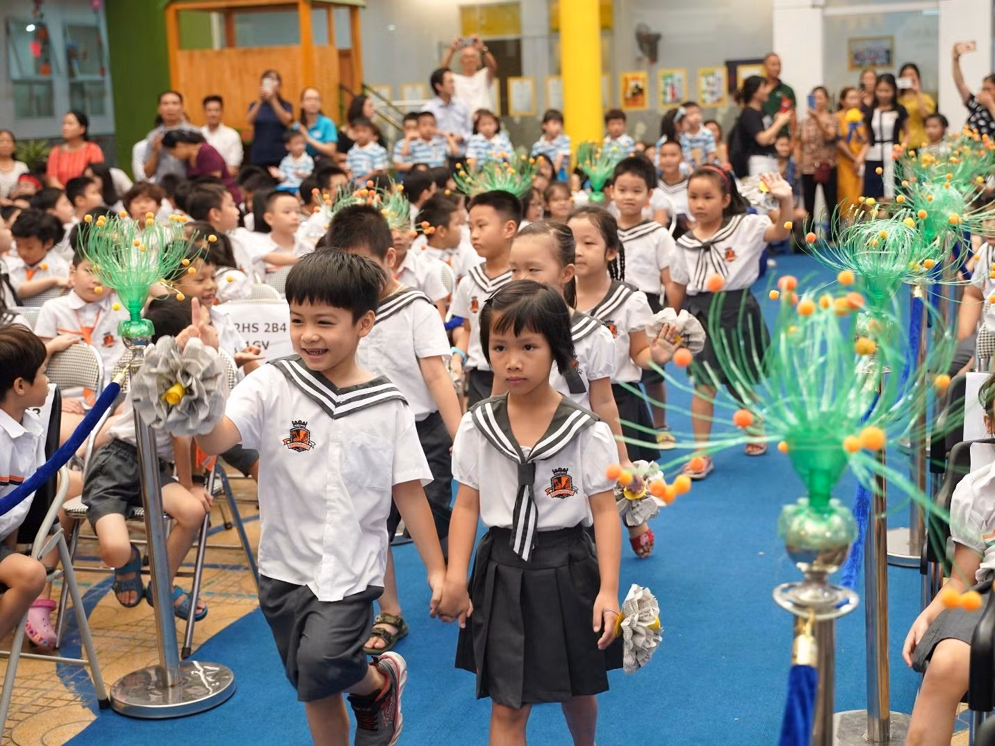 Hình ảnh học sinh Trường Brendon tại lễ khai giảng. Hình ảnh học sinh Trường Brendon tại lễ khai giảng.