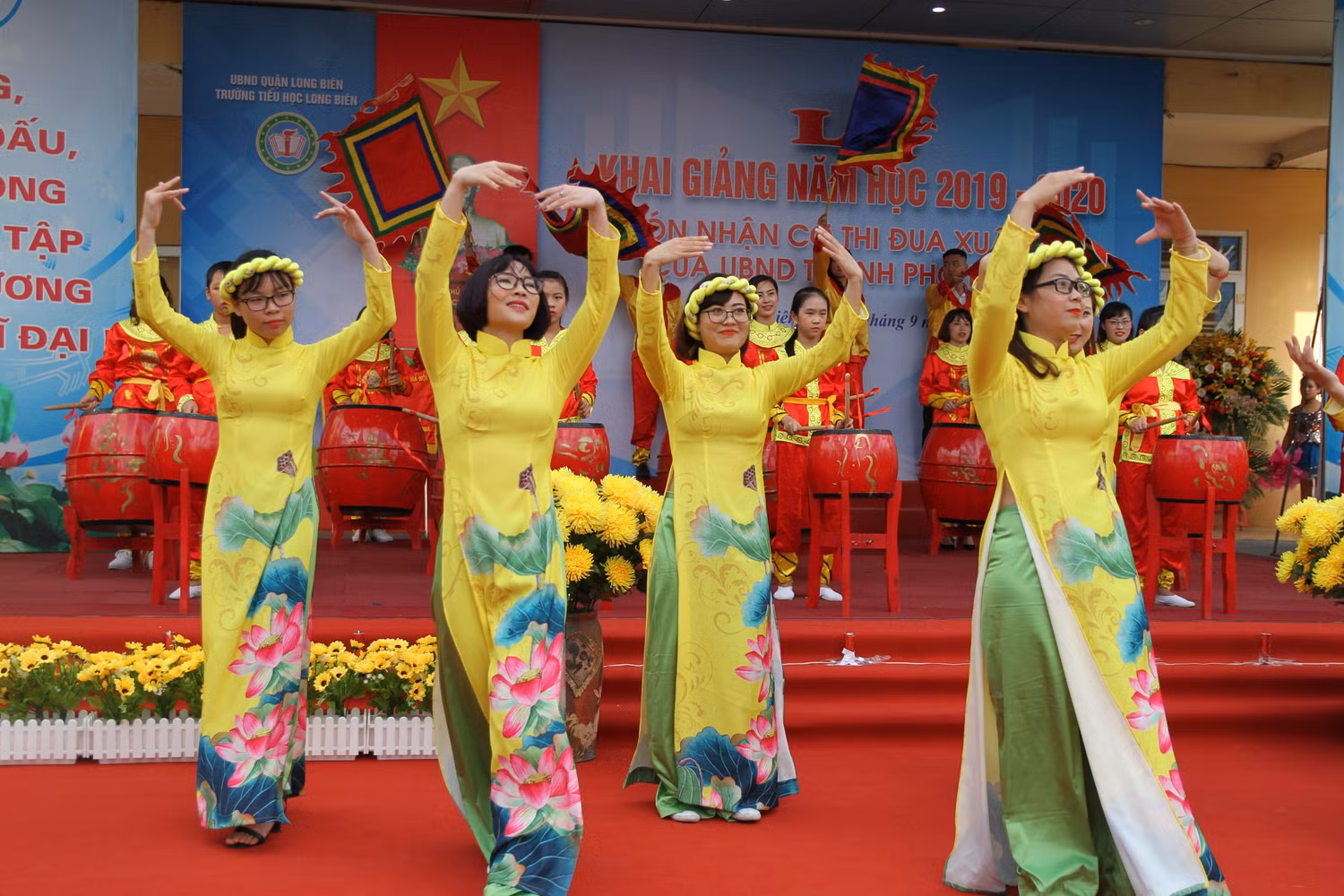 Tiết mục văn nghệ. Ảnh: Vũ Phương.