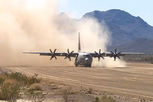 Máy bay vận tải C-130J của Ấn Độ mua từ Mỹ Máy bay vận tải C-130J của Ấn Độ mua từ Mỹ