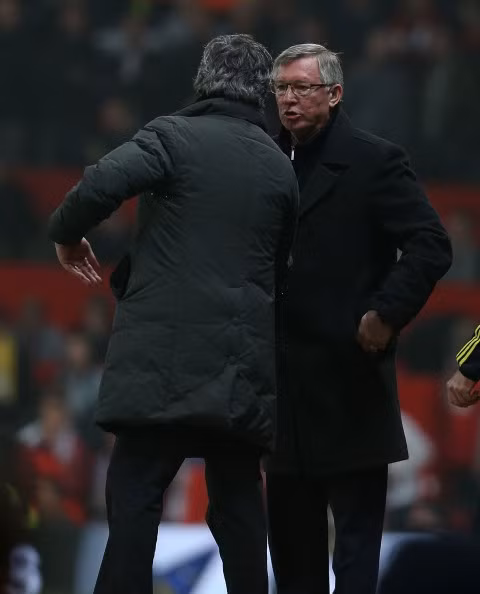 Đúng lúc ấy, Jose Mourinho đã đến... Đúng lúc ấy, Jose Mourinho đã đến...