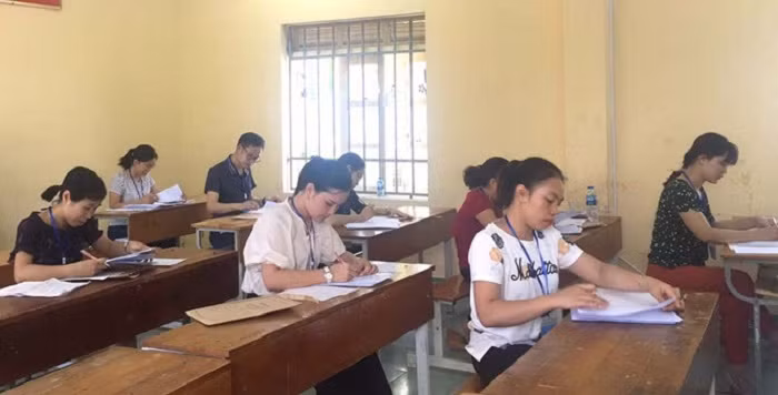 Giám khảo chấm thi quốc gia, tiền công bèo bọt thua cả thợ xây ảnh 5 Giám khảo chấm thi quốc gia, tiền công bèo bọt thua cả thợ xây ảnh 5