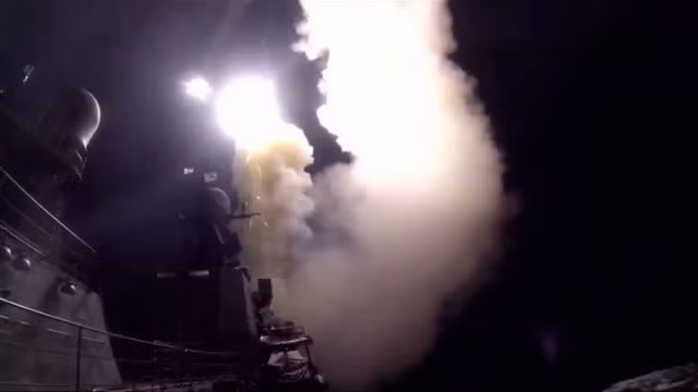 Tên lửa Nga bắn sang Syria từ biển Caspian, ảnh: Yahoo News. Tên lửa Nga bắn sang Syria từ biển Caspian, ảnh: Yahoo News.