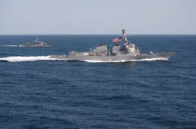 Ảnh tư liệu tàu khu trục Mỹ USS Lassen vừa tuần tra ở Xu Bi hôm Thứ Ba, ảnh: Reuters.