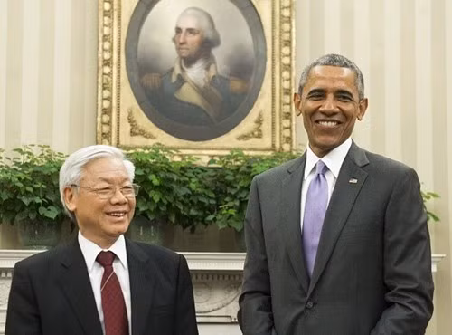 Tổng bí thư Nguyễn Phú Trọng và Tổng thống Barack Obama tại Nhà Trắng. Tổng bí thư Nguyễn Phú Trọng và Tổng thống Barack Obama tại Nhà Trắng.