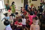 Báo động quá tải các trường Mầm non công lập, giáo viên vắt kiệt sức để chăm trẻ