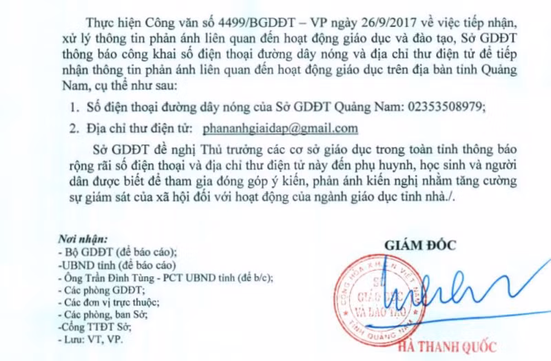 Ảnh chụp một phần tờ công văn công bố đường dây nóng để tiếp nhận những phản ánh của phụ huynh, học sinh. Ảnh: TT