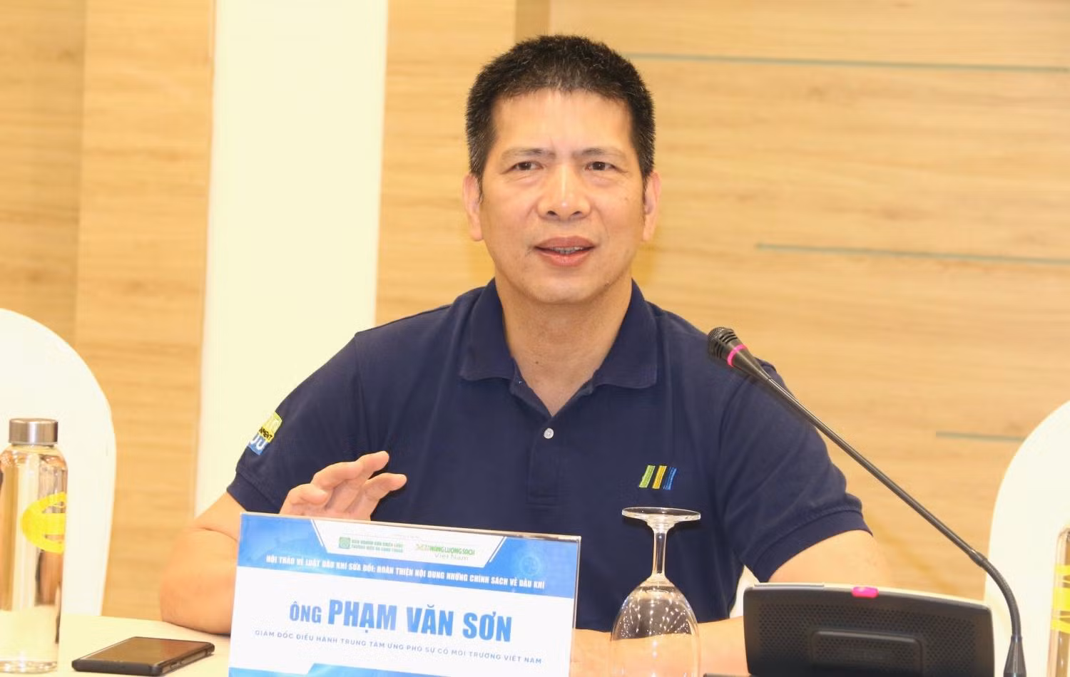 Ông Phạm Văn Sơn chia sẻ tại Hội thảo “Luật Dầu khí (sửa đổi): Hoàn thiện nội dung những chính sách về Dầu khí”. Ảnh: PVN