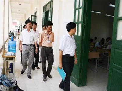 Thanh tra, sao không kiểm tra sổ sách của Hiệu trưởng, Hiệu phó? ảnh 1