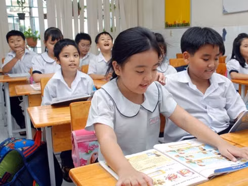 “Sao ngu thế không biết, cũng học như con người ta mà không được giấy khen" ảnh 1 “Sao ngu thế không biết, cũng học như con người ta mà không được giấy khen" ảnh 1