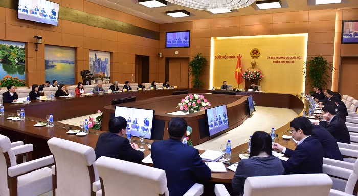 Chủ tịch Quốc hội Nguyễn Thị Kim Ngân nhấn mạnh: Dầu khí là ngành kinh tế rất quan trọng của đất nước. Chủ tịch Quốc hội Nguyễn Thị Kim Ngân nhấn mạnh: Dầu khí là ngành kinh tế rất quan trọng của đất nước.