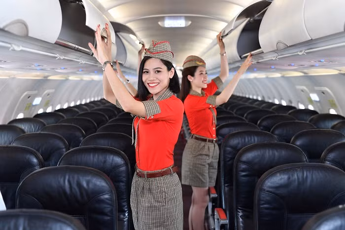 Tiếp viên xinh đẹp thân thiện của Vietjet. Tiếp viên xinh đẹp thân thiện của Vietjet.