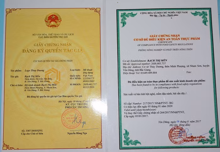 Sản phẩm tinh bột nghệ của cô Mến đã được Cục bản quyền tác giả cấp chứng nhận quyền tác giả. Ảnh: Công Tiến Sản phẩm tinh bột nghệ của cô Mến đã được Cục bản quyền tác giả cấp chứng nhận quyền tác giả. Ảnh: Công Tiến