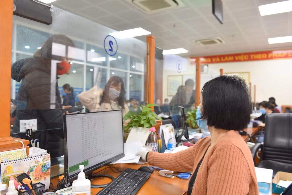 Toàn ngành Bảo hiểm xã hội đẩy mạnh thực hiện việc tiếp nhận và trả kết quả giải quyết thủ tục hành chính qua giao dịch điện tử. Toàn ngành Bảo hiểm xã hội đẩy mạnh thực hiện việc tiếp nhận và trả kết quả giải quyết thủ tục hành chính qua giao dịch điện tử.