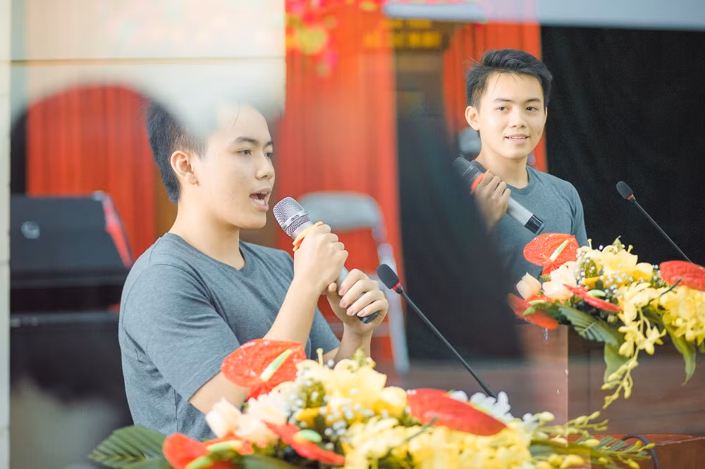 Hồng Phúc chia sẻ kinh nghiệm dành học bổng toàn phần TCU top 80 Đại học Mỹ.