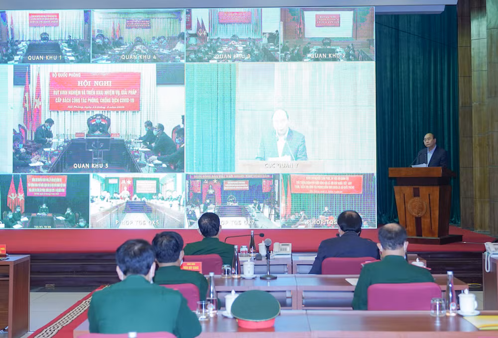 Thủ tướng Nguyễn Xuân Phúc đã làm việc trực tuyến với 50 điểm cầu trong toàn quân để kiểm tra công tác phòng chống dịch COVID-19. (Ảnh: VGP) Thủ tướng Nguyễn Xuân Phúc đã làm việc trực tuyến với 50 điểm cầu trong toàn quân để kiểm tra công tác phòng chống dịch COVID-19. (Ảnh: VGP)