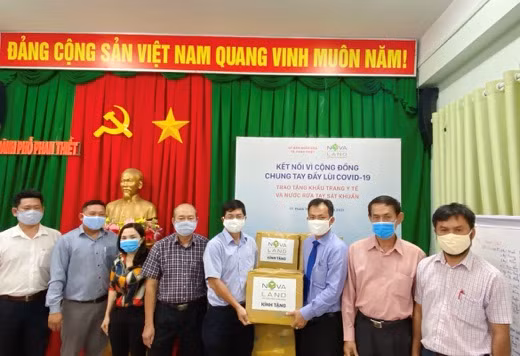 Trước đó, từ ngân sách Tập đoàn và sự đóng góp của toàn thể cán bộ nhân viên, Novaland cũng đã ủng hộ hơn 6 tỷ đồng nhằm góp phần bảo vệ sức khỏe cộng đồng, cùng chung tay phòng, chống, đẩy lùi dịch Covid-19 tại TP.HCM và một số tỉnh thành như Bình Thuận.