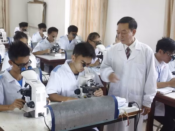 Phó giáo sư Đào Duy Huân bàn về tự chủ đại học ảnh 1