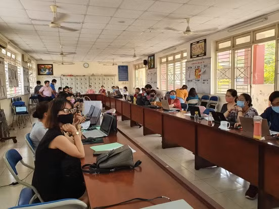 Giáo viên Trường Trung học phổ thông Thủ Thiêm tham gia tập huấn dạy học online – Tháng 3/2020 Giáo viên Trường Trung học phổ thông Thủ Thiêm tham gia tập huấn dạy học online – Tháng 3/2020