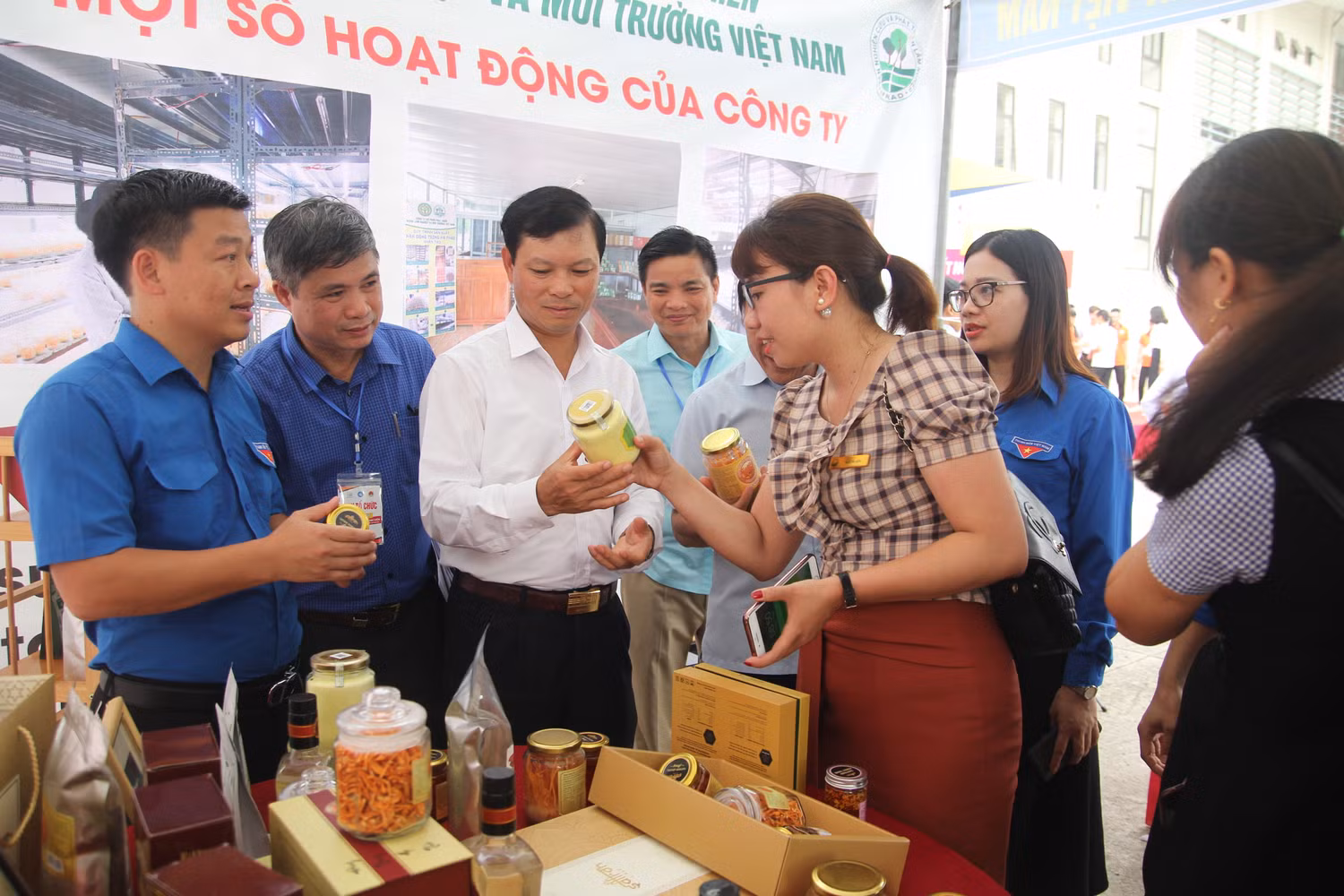 Một hoạt động trong khuôn khổ Ngày hội giáo dục hướng nghiệp, giải quyết việc làm và tư vấn tuyển sinh. ảnh: TN.