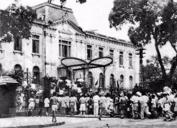 Đại đoàn kết toàn dân tộc là tư tưởng cơ bản, nhất quán và xuyên suốt trong cuộc đời hoạt động cách mạng của Chủ tịch Hồ Chí Minh. (Ảnh: Tư liệu TTXVN) Đại đoàn kết toàn dân tộc là tư tưởng cơ bản, nhất quán và xuyên suốt trong cuộc đời hoạt động cách mạng của Chủ tịch Hồ Chí Minh. (Ảnh: Tư liệu TTXVN)