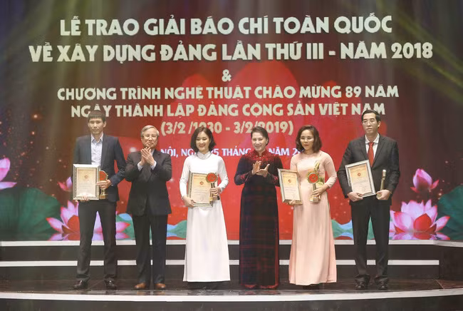 Giải Búa liềm vàng năm 2018 có 56 tác phẩm được trao giải. (Ảnh: VTV)