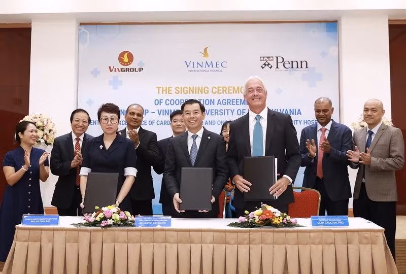Tháng 7/2019, Tập đoàn Vingroup và Vinmec đã ký hơp tác với Đại học PENN (Top 8 Đại học tinh hoa nước Mỹ) nhằm xây dựng Trung tâm xuất sắc về ung thư tại Bệnh viện Vinmec Times City (Hà Nội)