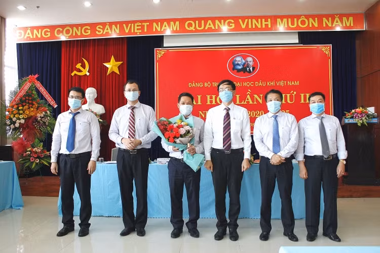 Đại hội Đảng bộ PVU diễn ra trong mùa Covid-19.