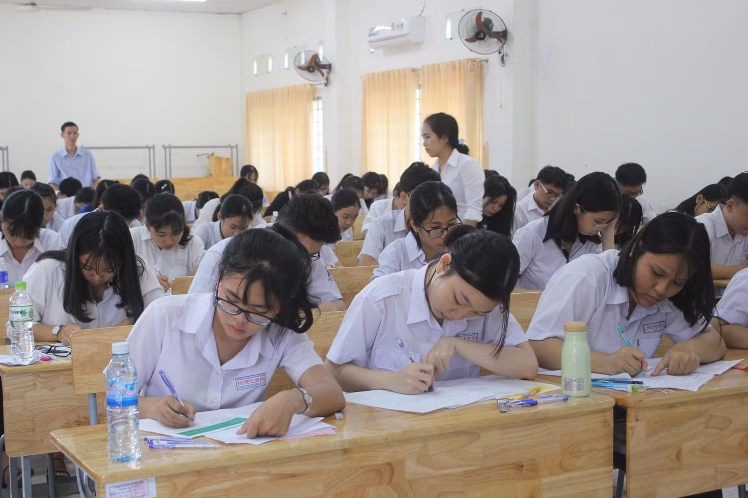 Học sinh học yếu và nghèo đang được học phụ đạo thế nào? ảnh 2
