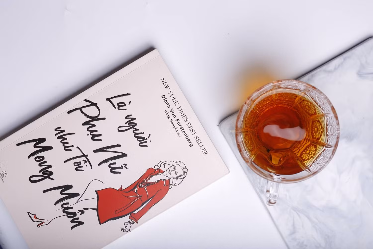 Cuốn sách “Là người phụ nữ như tôi mong muốn” của tác giả Diana Von Furstenberg.