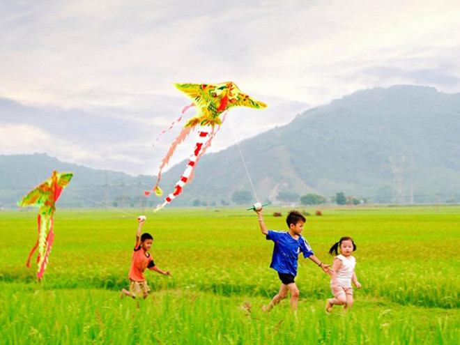 Làm gì để tạo niềm vui cho con trong thời gian nghỉ phòng dịch? (Ảnh minh họa: Giadinhvatreem.vn)