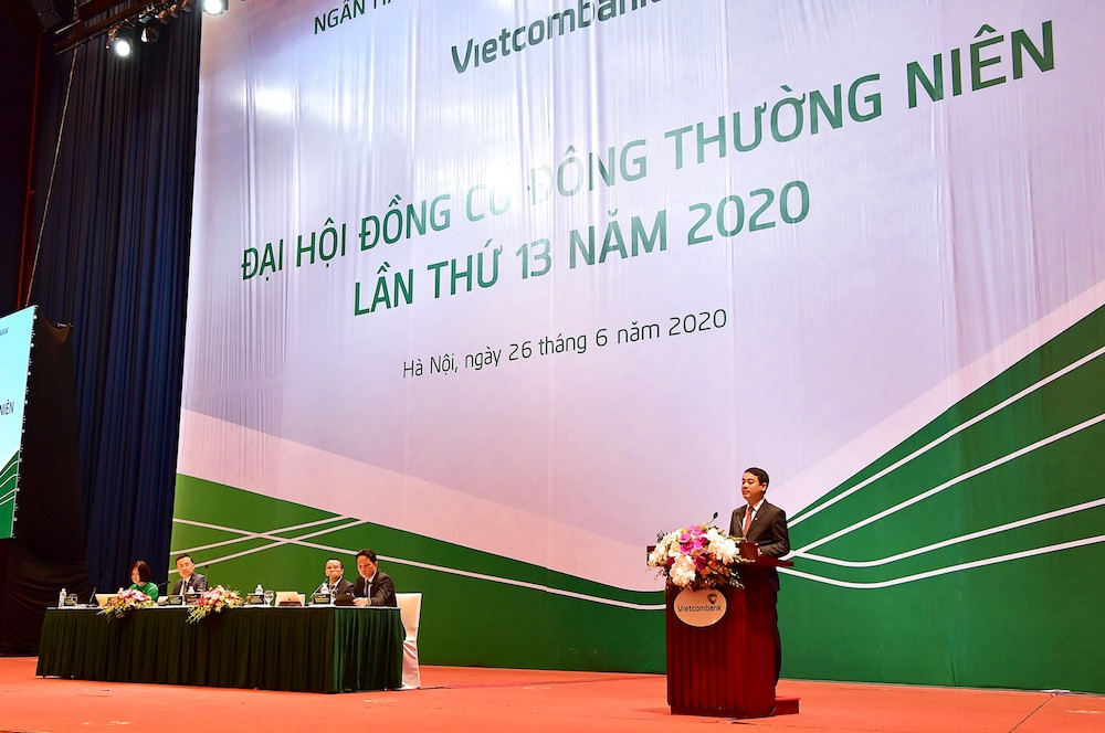 Ông Nghiêm Xuân Thành – Chủ tịch Hội đồng quản trị Vietcombank phát biểu tại Đại hội đồng cổ đông Vietcombank lần thứ 13 Ông Nghiêm Xuân Thành – Chủ tịch Hội đồng quản trị Vietcombank phát biểu tại Đại hội đồng cổ đông Vietcombank lần thứ 13