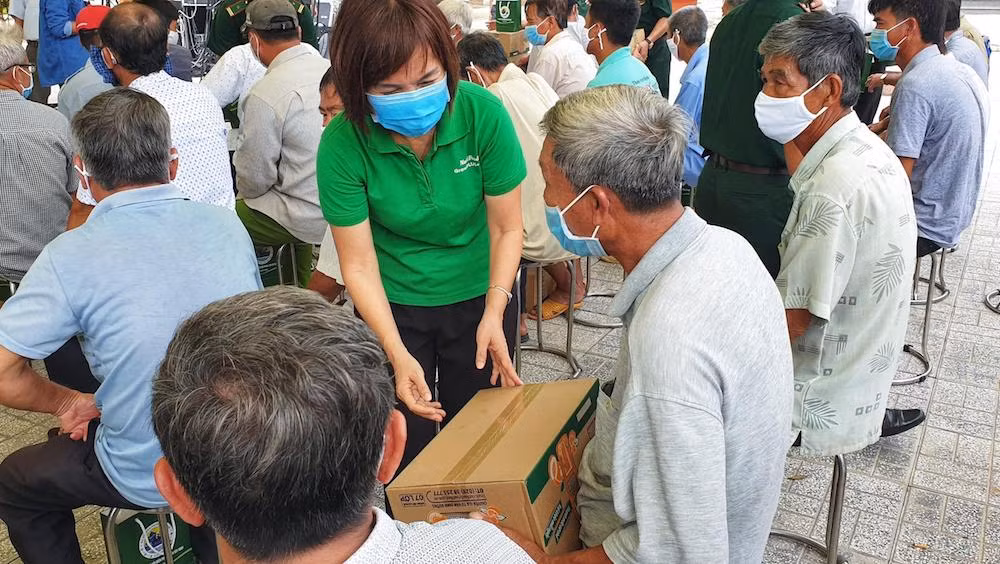 Trước đó, NutiFood đã trao hàng ngàn thức uống dinh dưỡng cho bộ đội biên phòng và người dân vùng biên giới tại Tây Ninh, góp sức cùng toàn dân chung tay đẩy lùi Covid-19.