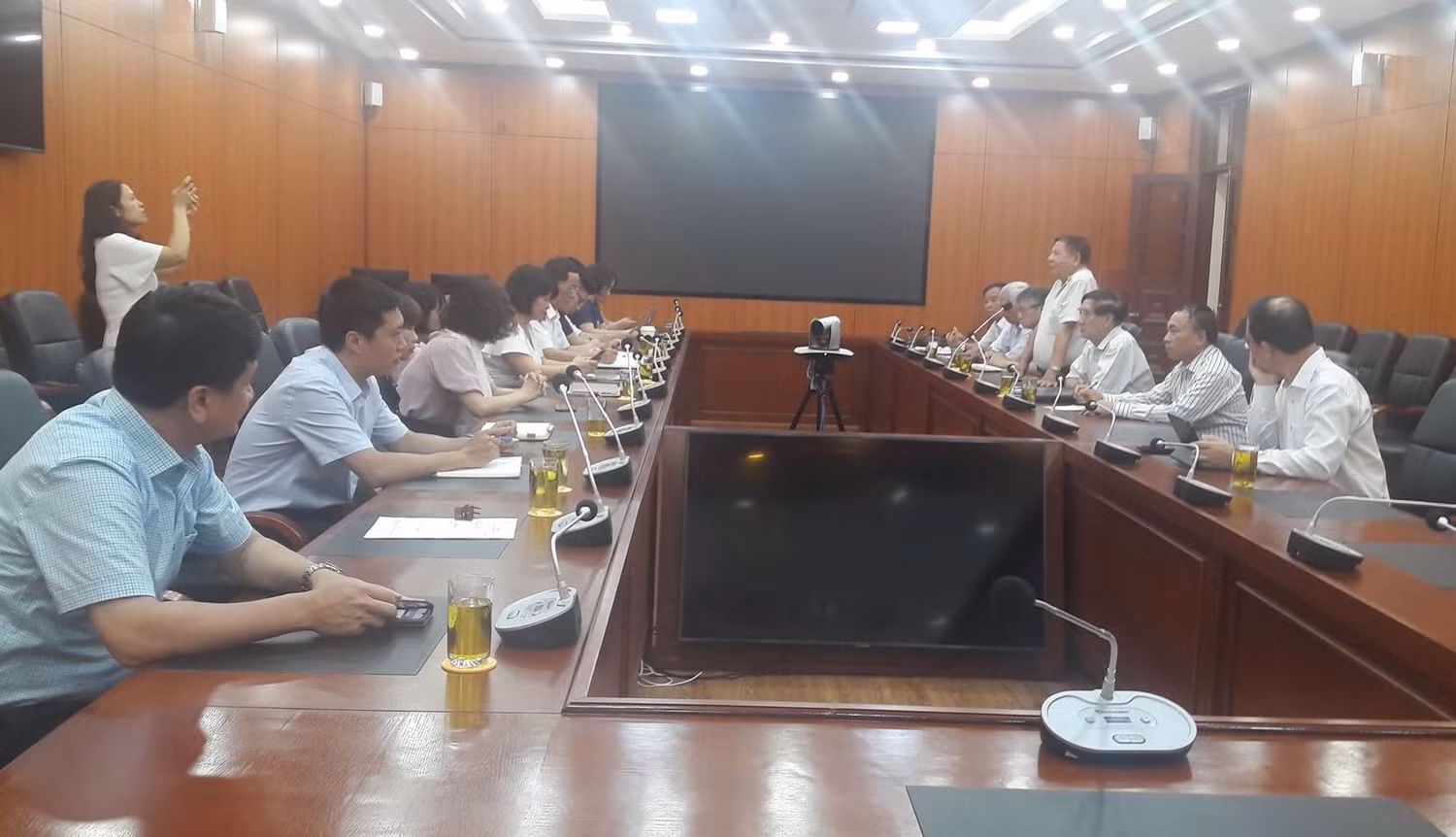 Phó giáo sư, Tiến sĩ Trần Xuân Nhĩ phát biểu.