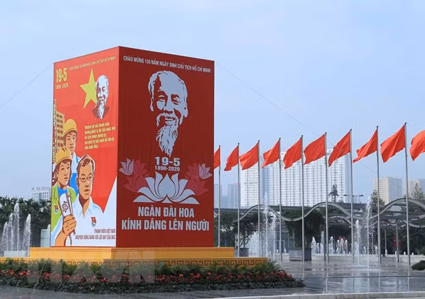 Ápphích chào mừng 130 năm Ngày sinh Chủ tịch Hồ Chí Minh vĩ đại tại Trung tâm Hội nghị Quốc gia Mỹ Đình. (Ảnh: Thống Nhất/TTXVN) Ápphích chào mừng 130 năm Ngày sinh Chủ tịch Hồ Chí Minh vĩ đại tại Trung tâm Hội nghị Quốc gia Mỹ Đình. (Ảnh: Thống Nhất/TTXVN)
