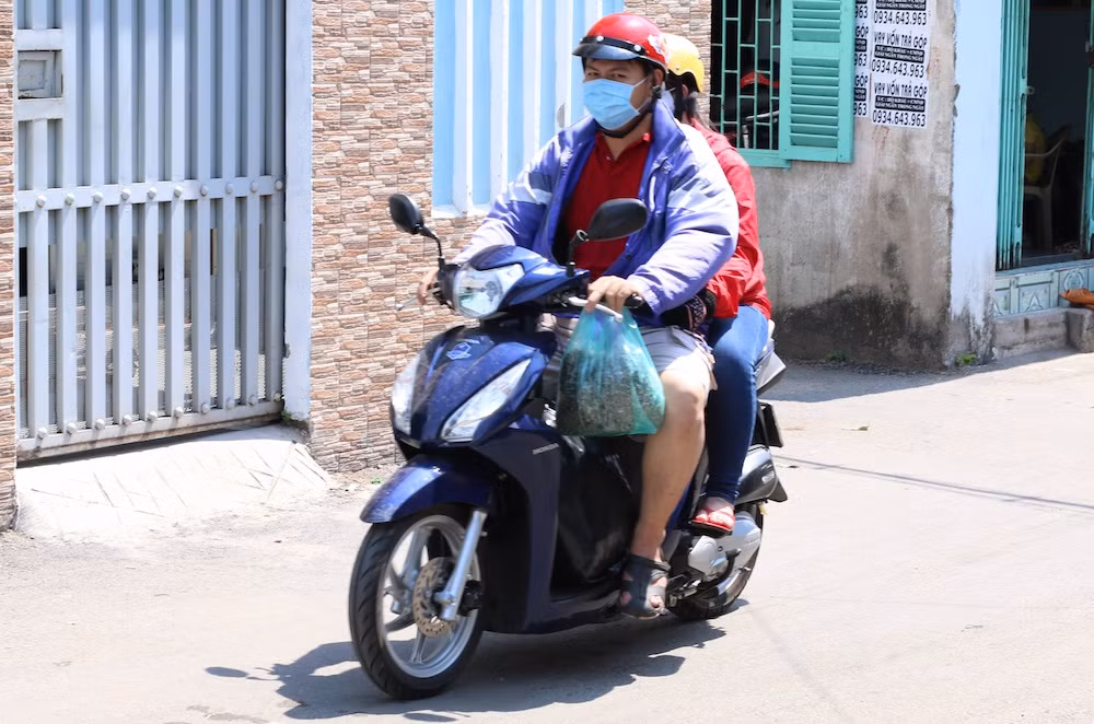 Khắp nơi đang trong tình trạng nắng nóng gay gắt Khắp nơi đang trong tình trạng nắng nóng gay gắt