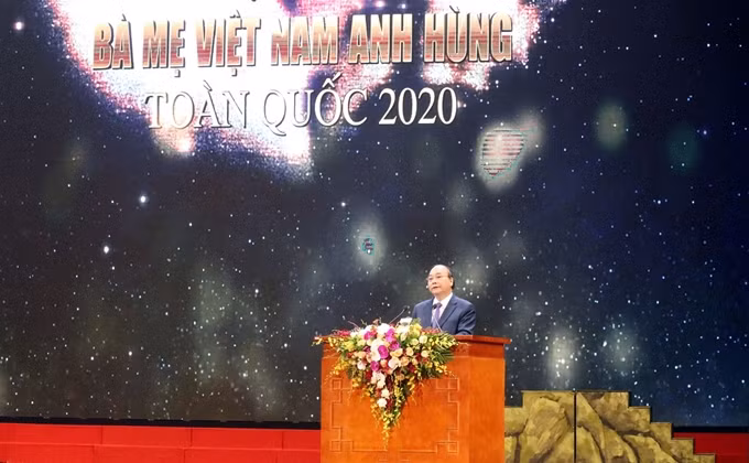 Thủ tướng Nguyễn Xuân Phúc phát biểu tại cuộc gặp mặt.