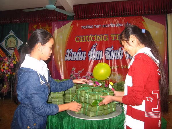 Gói bánh xong chờ chấm giải (Ảnh: Lê Văn Vỵ)