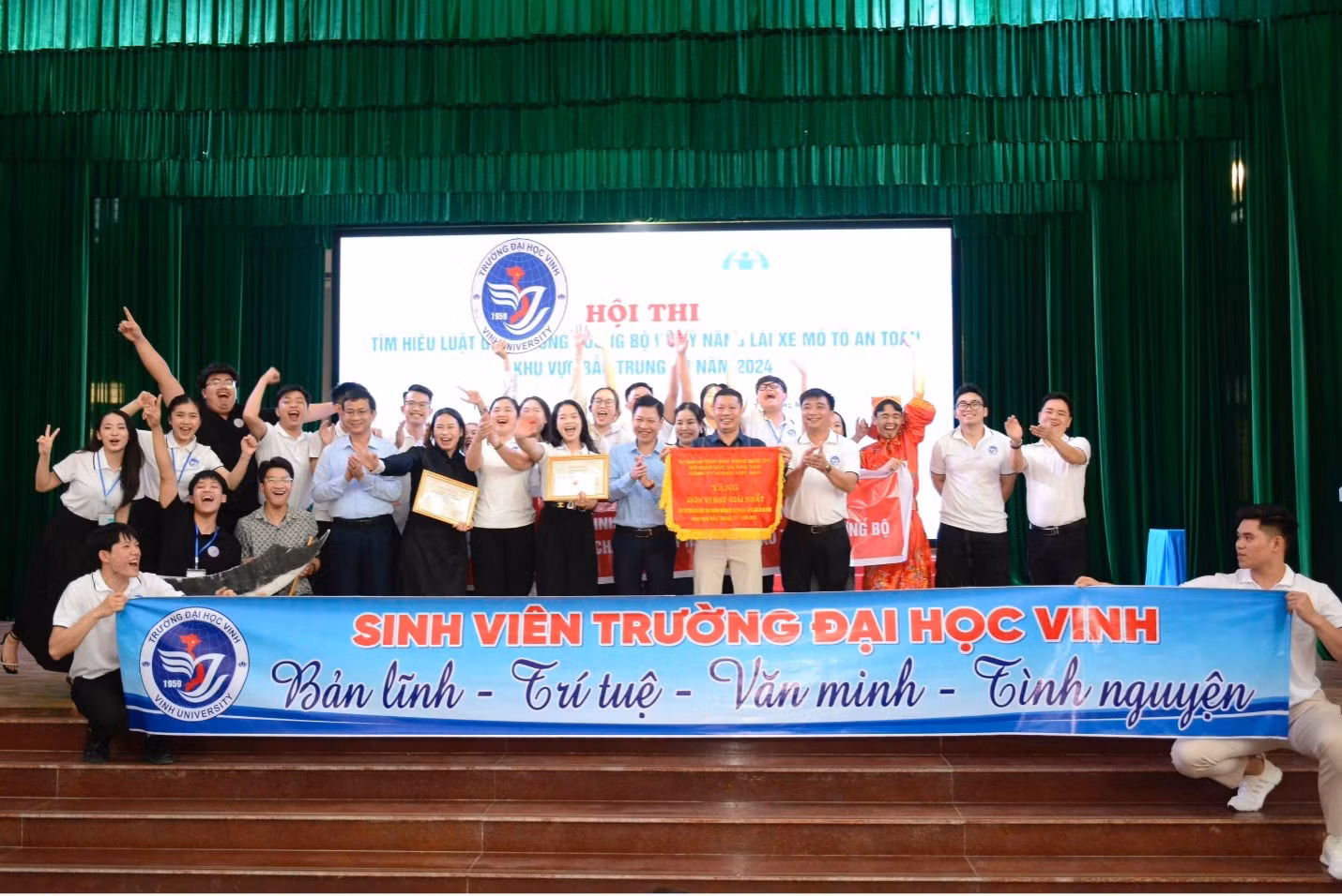 thi-atgt-7.jpg