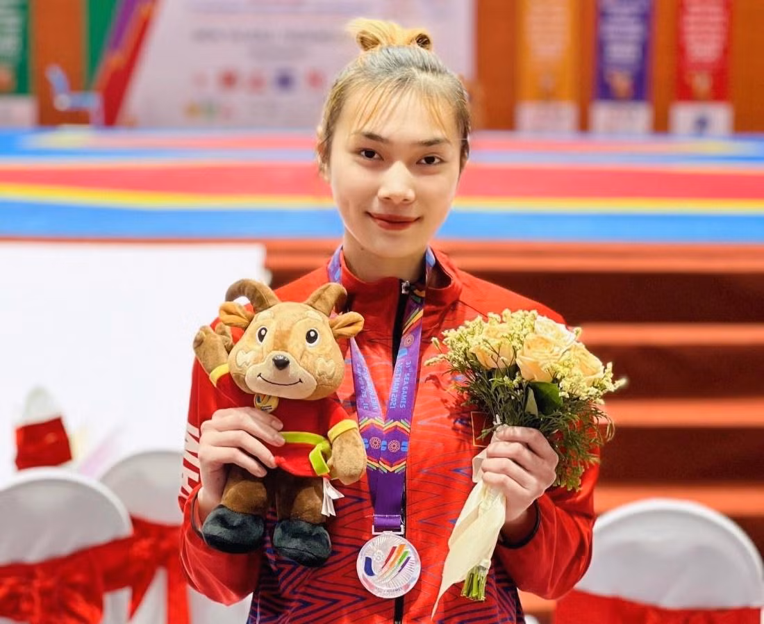 Quỹ Phát triển Tài năng Việt của Ông Bầu tài trợ học bổng 4 năm đại học và hỗ trợ dinh dưỡng cho vận động viên Taekwondo Phạm Ngọc Châm.