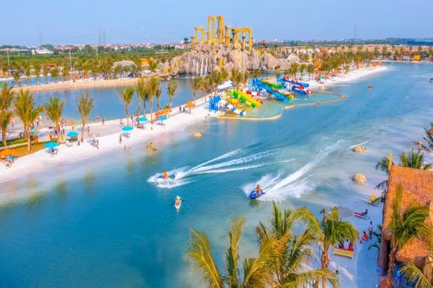 VinWonders Hà Nội Wave Park là công trình đầu tiên được hoàn thiện tại “quận Kinh Đô” và cũng đã được công nhận kỷ lục thế giới.