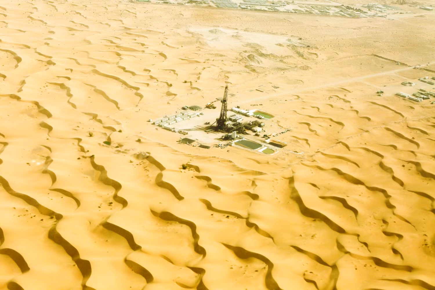 Dự án dầu khí tại mỏ Bir Seba - biểu tượng hợp tác Việt Nam-Algeria, tính đến tháng hết tháng 6/2023, dự án đã khai thác được 48,14 triệu thùng dầu và dự kiến sẽ cán mốc 50 triệu thùng trong năm 2023. Dự án dầu khí tại mỏ Bir Seba - biểu tượng hợp tác Việt Nam-Algeria, tính đến tháng hết tháng 6/2023, dự án đã khai thác được 48,14 triệu thùng dầu và dự kiến sẽ cán mốc 50 triệu thùng trong năm 2023.