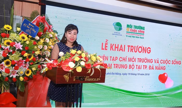 Bà Nguyễn Thị Thủy – Trưởng văn phòng đại diện khu vực Nam Trung bộ tại Đà Nẵng chia sẻ tại buổi lễ. Bà Nguyễn Thị Thủy – Trưởng văn phòng đại diện khu vực Nam Trung bộ tại Đà Nẵng chia sẻ tại buổi lễ.